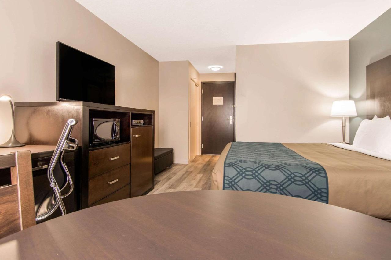 Econo Lodge Inn & Suites Saint Apollinaire 외부 사진