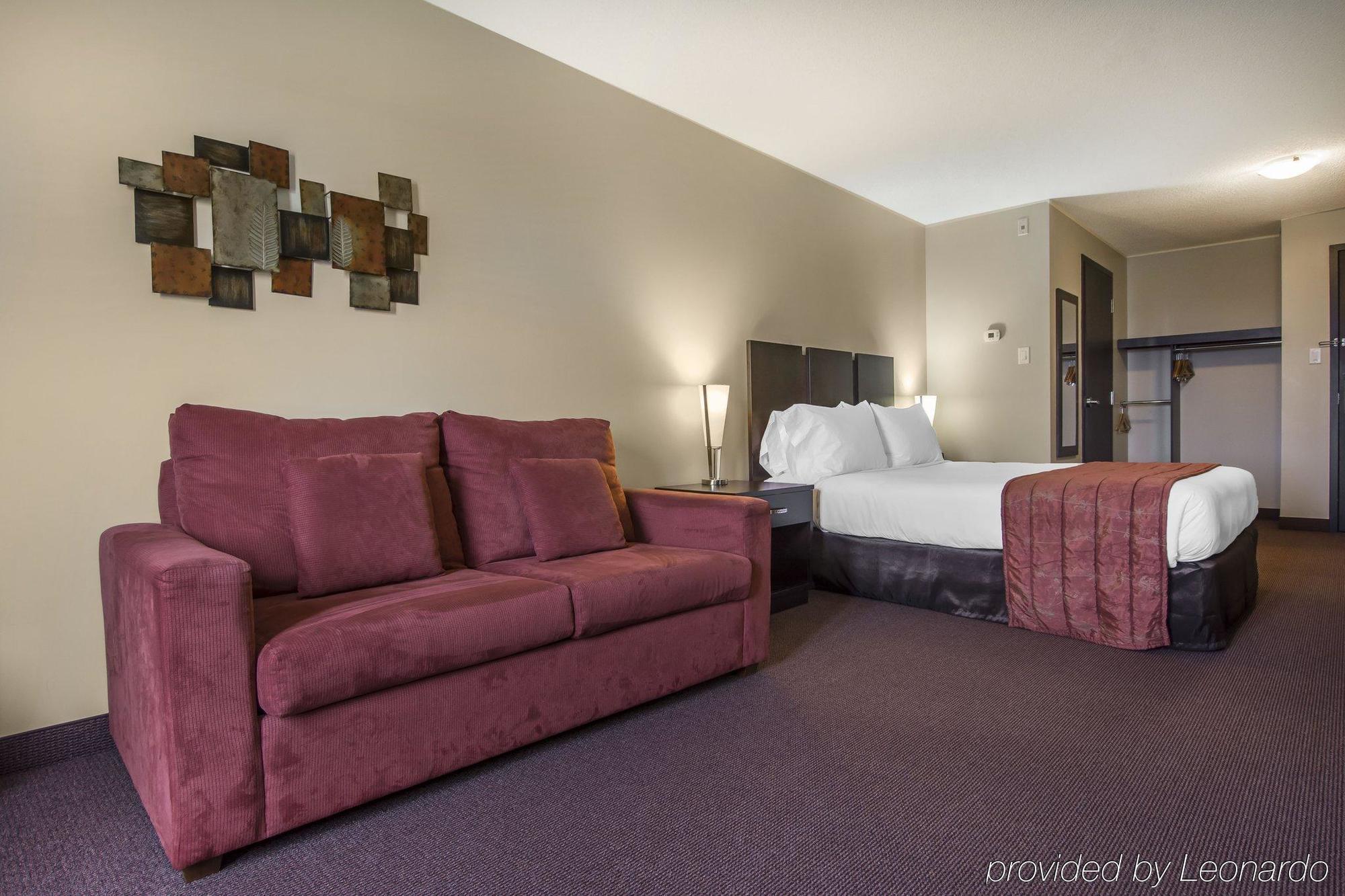 Econo Lodge Inn & Suites Saint Apollinaire 외부 사진