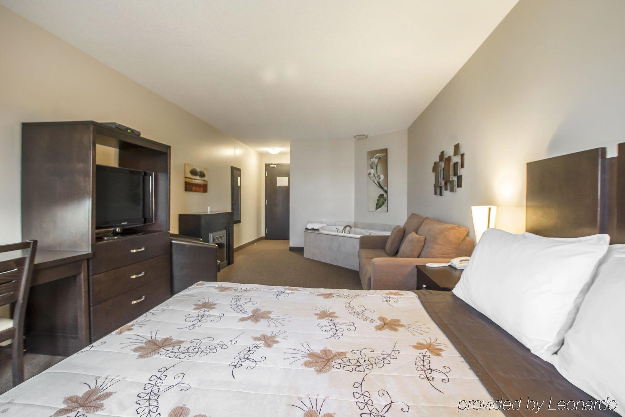 Econo Lodge Inn & Suites Saint Apollinaire 외부 사진