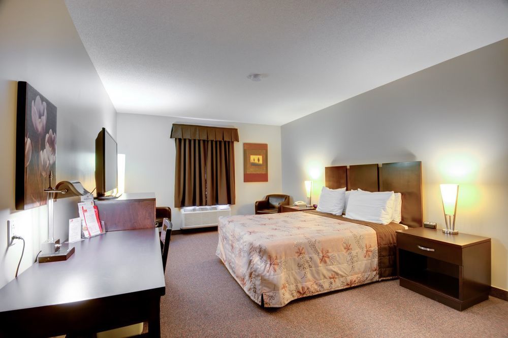 Econo Lodge Inn & Suites Saint Apollinaire 외부 사진
