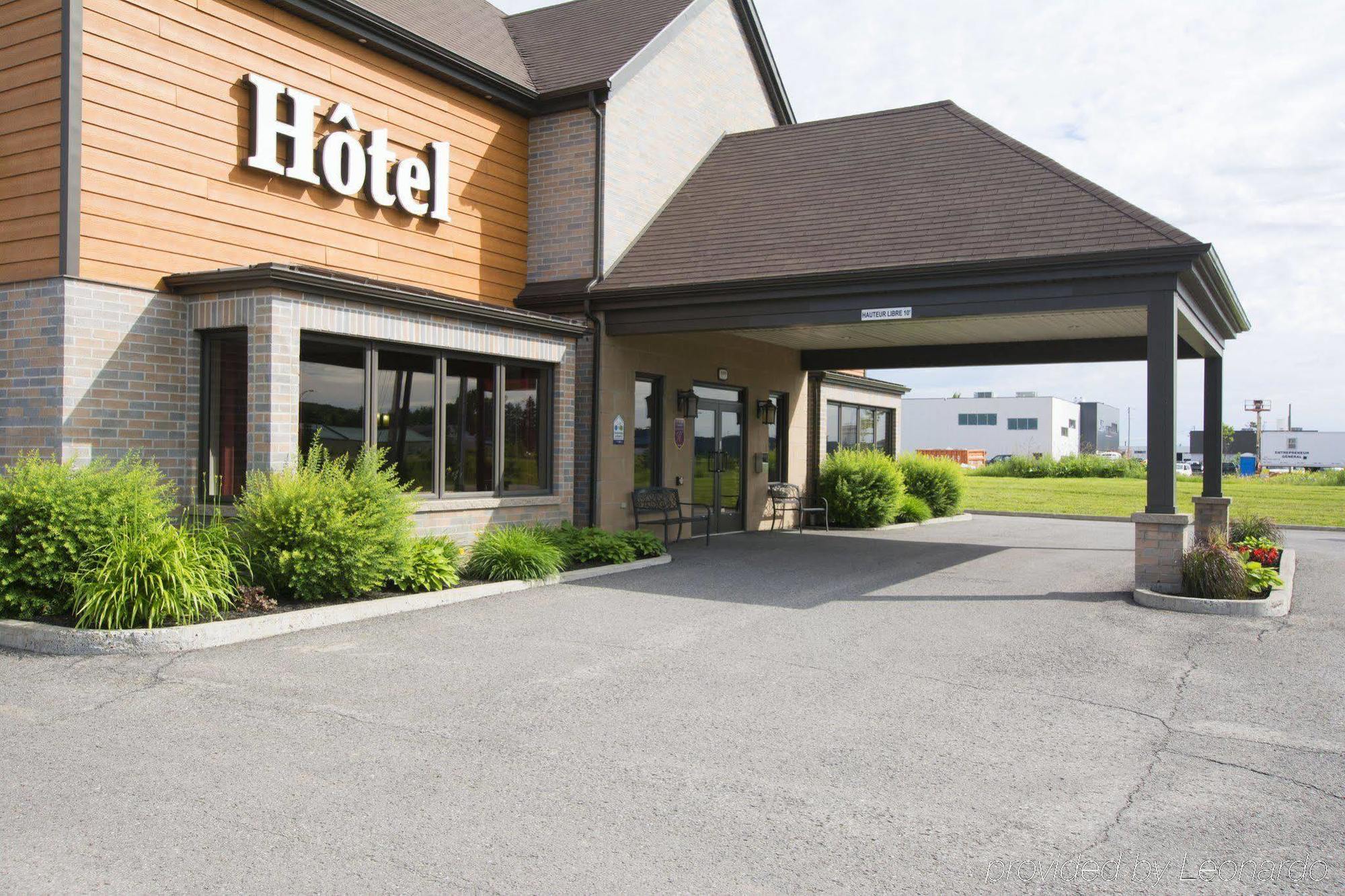 Econo Lodge Inn & Suites Saint Apollinaire 외부 사진
