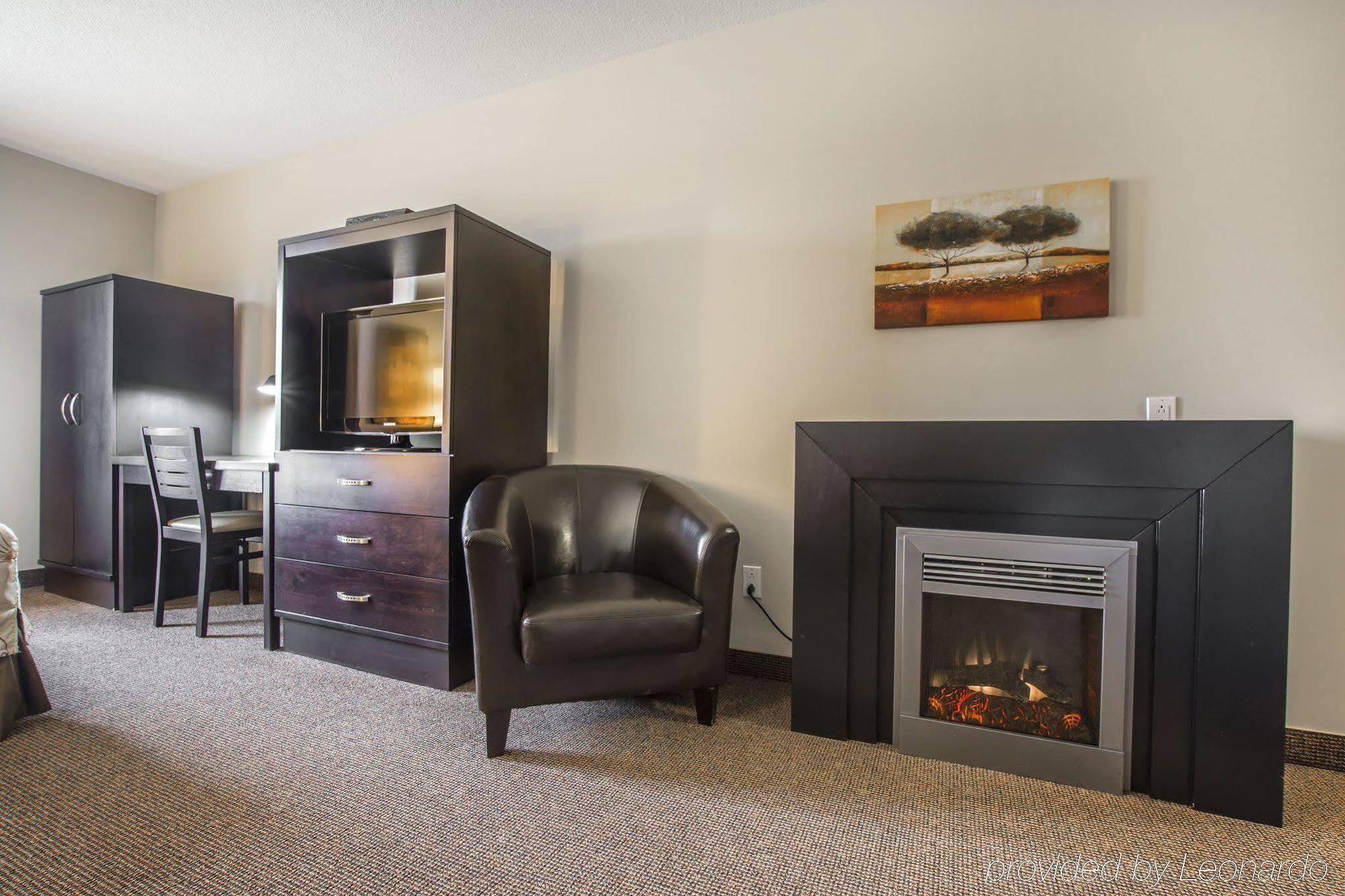Econo Lodge Inn & Suites Saint Apollinaire 외부 사진